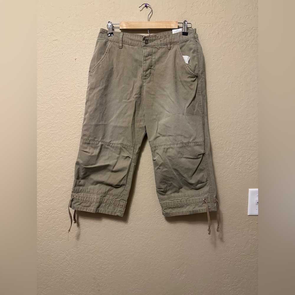 Women’s LEE Jeans Khaki Capris Size 9/10 Fly Button Casual Pants